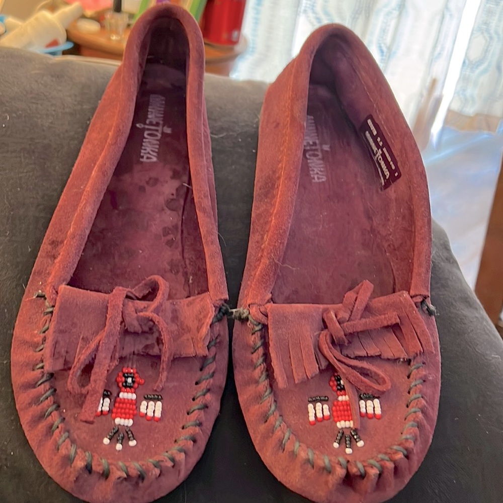 Minnetonka thunderbird moccasins size 9.5